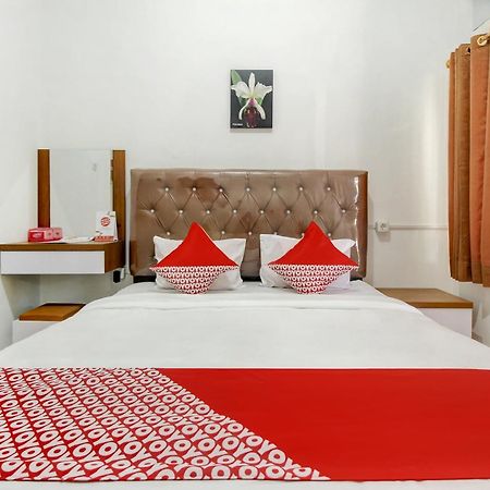 Oyo Life 3415 Penginapan Wimane Palembang Exterior photo