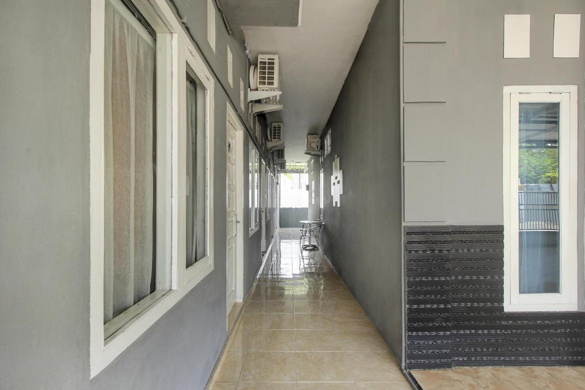 Oyo Life 3415 Penginapan Wimane Palembang Exterior photo