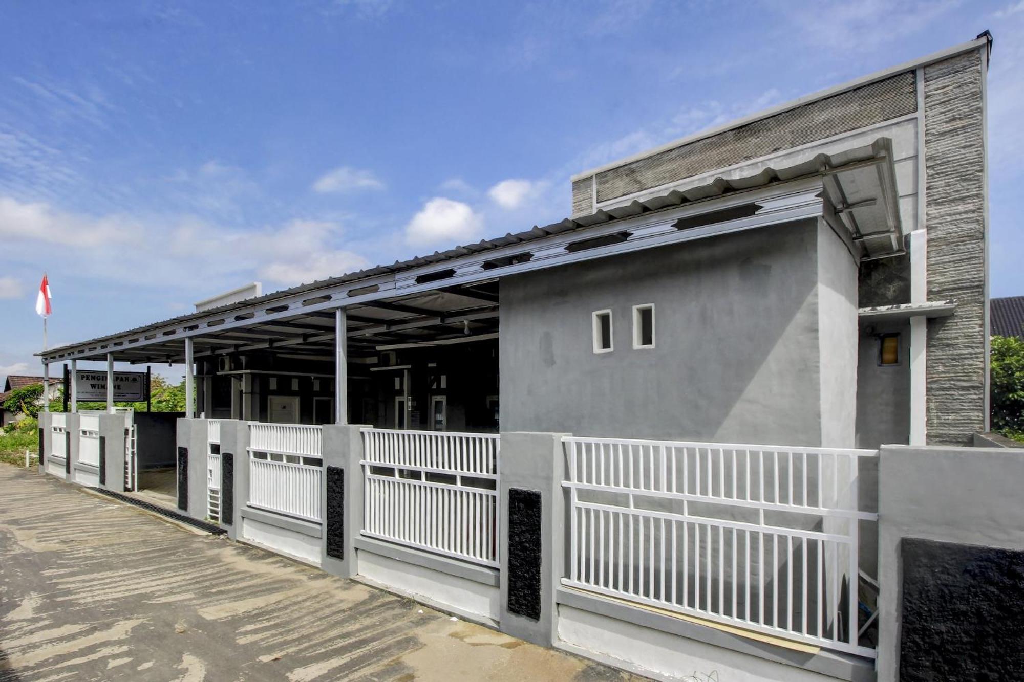 Oyo Life 3415 Penginapan Wimane Palembang Exterior photo