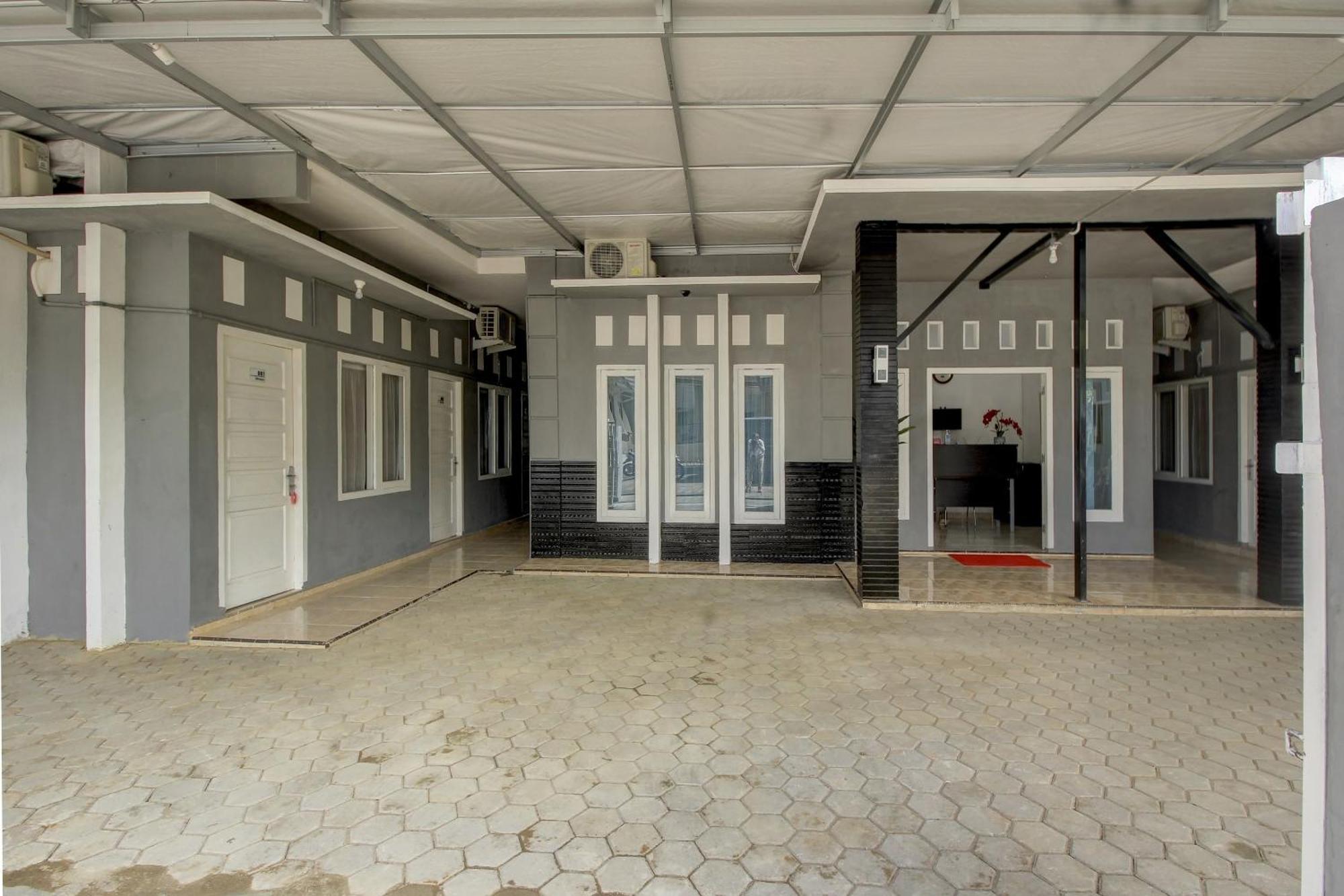 Oyo Life 3415 Penginapan Wimane Palembang Exterior photo